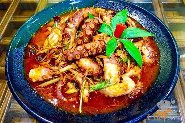 Cách làm bạch tuột xào đậm vị cho bữa cơm thêm hấp dẫn