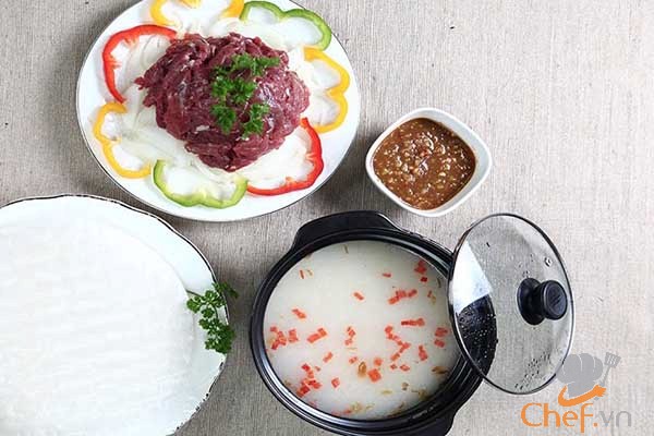 Cách nấu lẩu bò nhúng mẻ đãi tiệc ngon khỏi chê