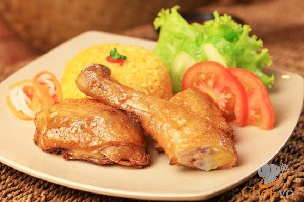 Cách làm cơm chiên gà xối mỡ kinh doanh tại nhà cực “hời”