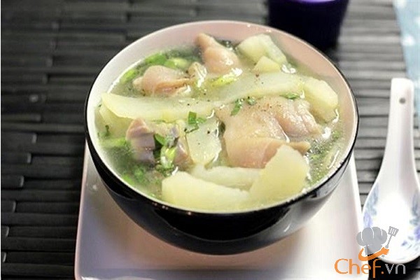 Bổ sung dinh dưỡng cho mẹ mới sinh với món canh đu đủ hầm xương, giò heo