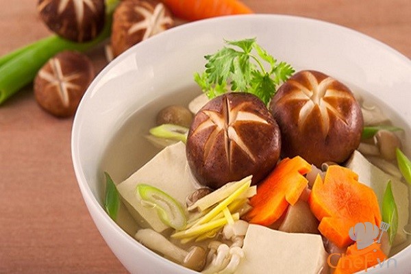 Nóng hổi với cách nấu canh nấm ngon cùng 6 loại nấm độc đáo