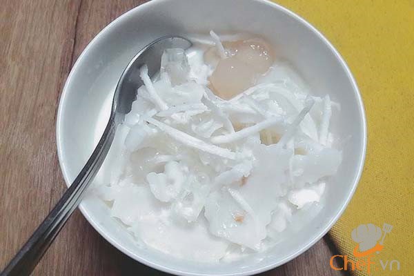 Tín đồ sành ăn lại phát sốt với món chè dừa dầm lạ miệng