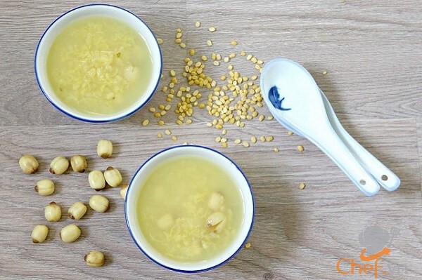 Cách nấu chè hạt sen tươi với đậu xanh thanh mát