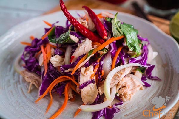 Cách làm gỏi gà bắp cải vừa ngon vừa bắt mắt