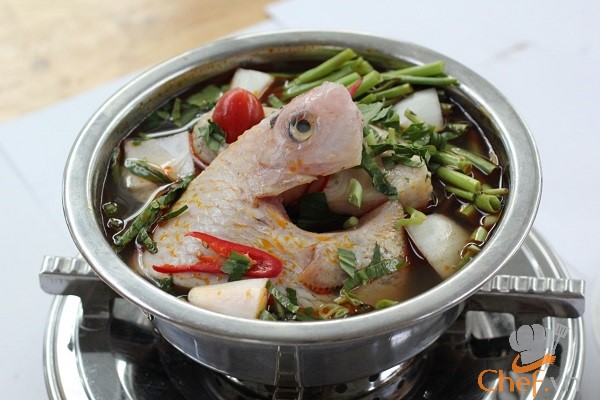 Công thức nấu lẩu cá diêu hồng chua cay kiểu Thái