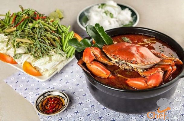 Cách nấu lẩu cua biển chua cay cùng nước lẩu ngon