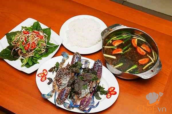 Cách nấu lẩu ghẹ chua cay và rau muống ngon miệng dinh dưỡng