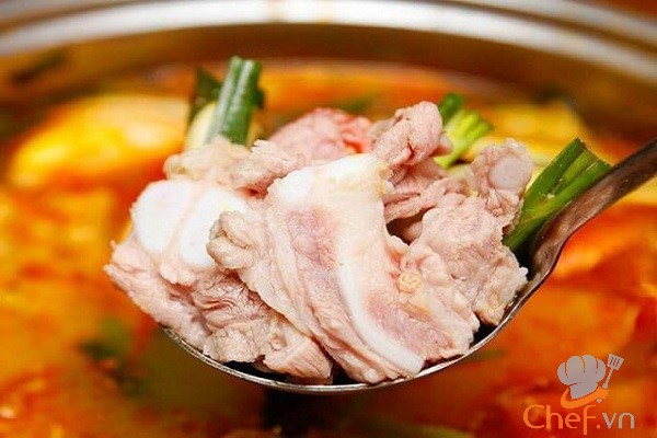 Gật gù khen ngon với cách làm lẩu sườn sụn chuẩn vị