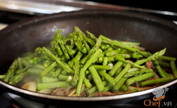 “Bí Kíp” Làm Măng Tây Xào Thịt Bò Thơm Ngon Bổ Dưỡng Cho Gia Đình