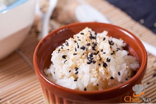 Cách nấu xôi trắng nước cốt dừa thơm ngon dẻo ngọt cho bữa sáng