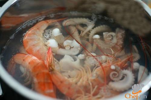 Món ngon cuối tuần: Miến trộn hải sản