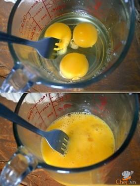 Súp trứng nóng hổi cho bữa sáng ngày đông