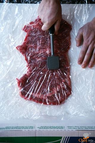 Cách làm Thịt bò cuộn rau củ lạ miệng